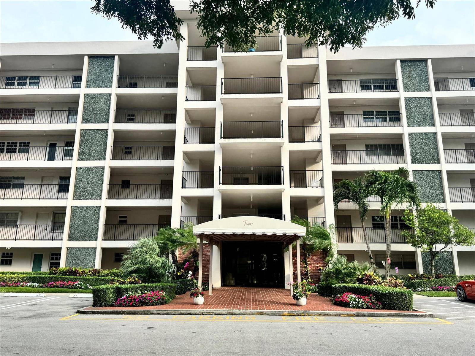 2850 N Palm AirePompano Beach - Palm Aire County Club No2 condo unit 207 - picture