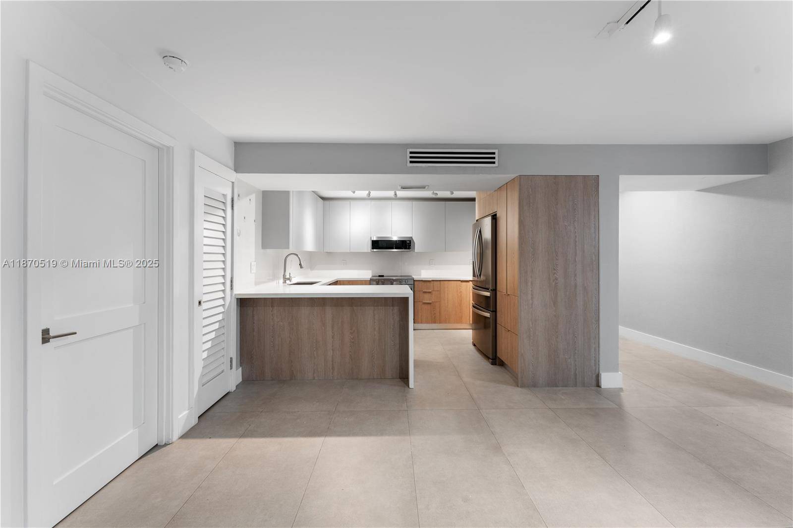 55 Ocean Lane DrKey Biscayne - Condo 1-4 Stories,Condo condo unit 1031 - picture