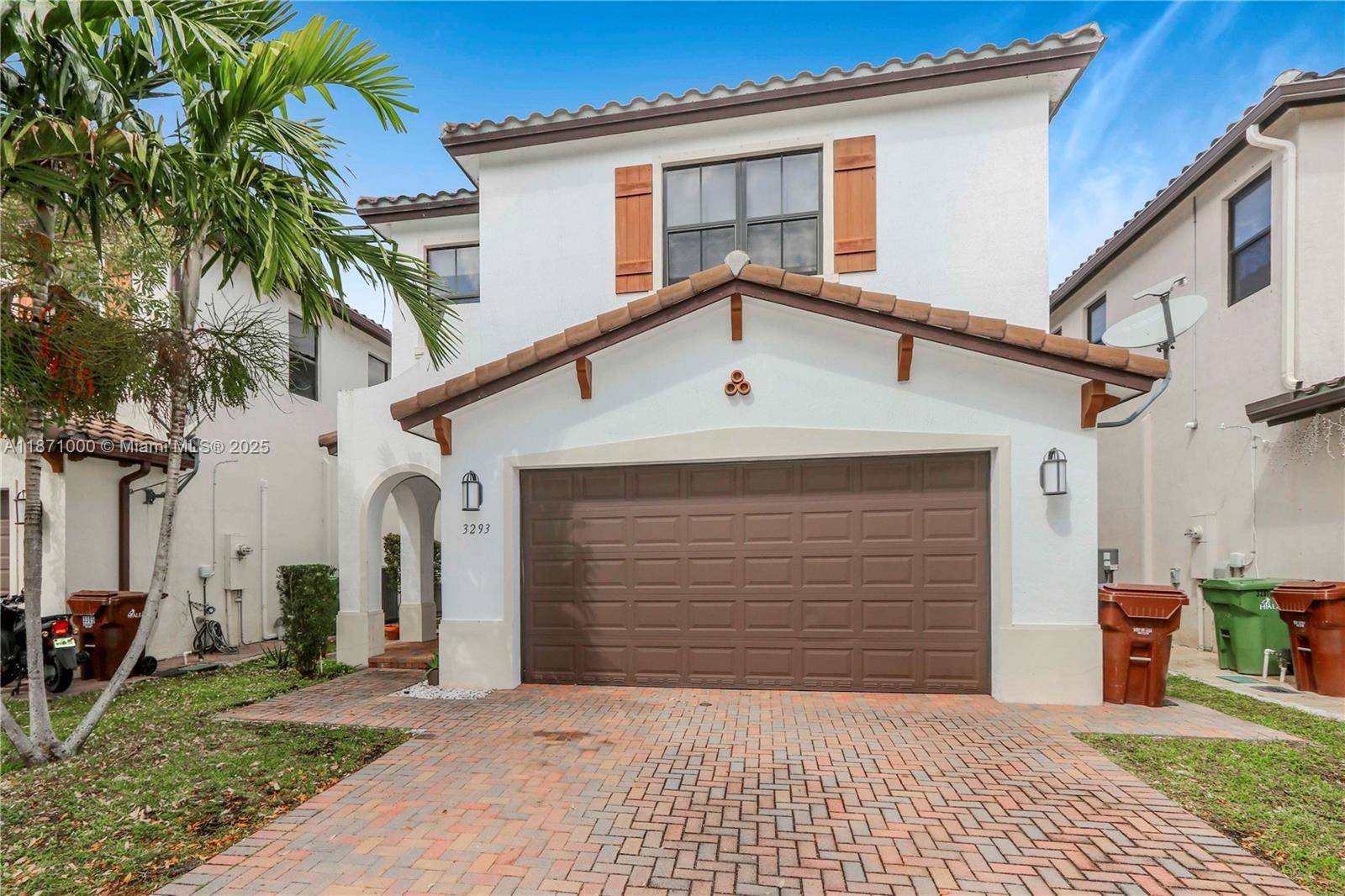 3293 W 98th PlHialeah - picture