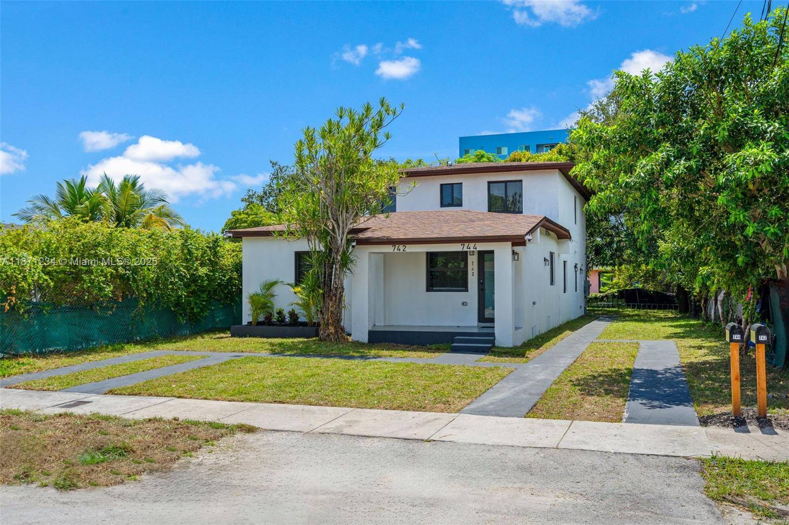 742 NW 70th StMiami - Apartments-Annual,Multi Family condo unit 2 - picture