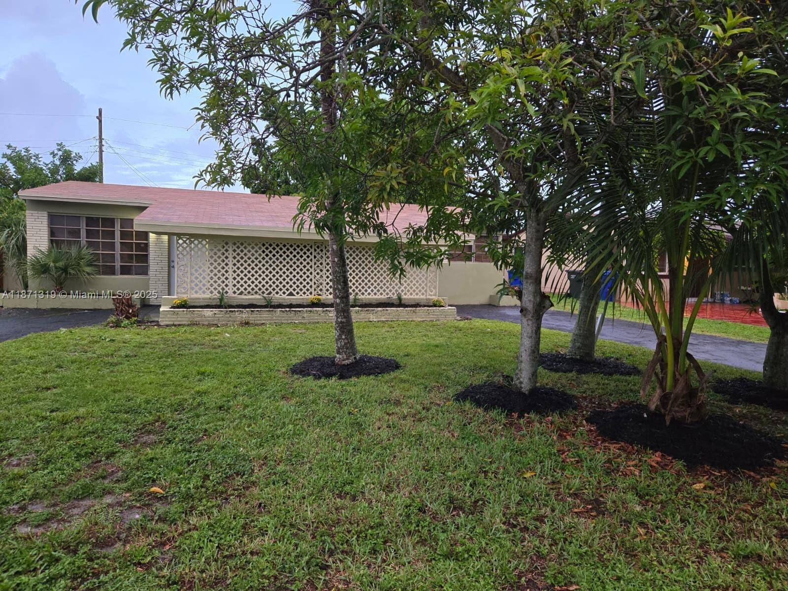 6751 Meade StHollywood - picture