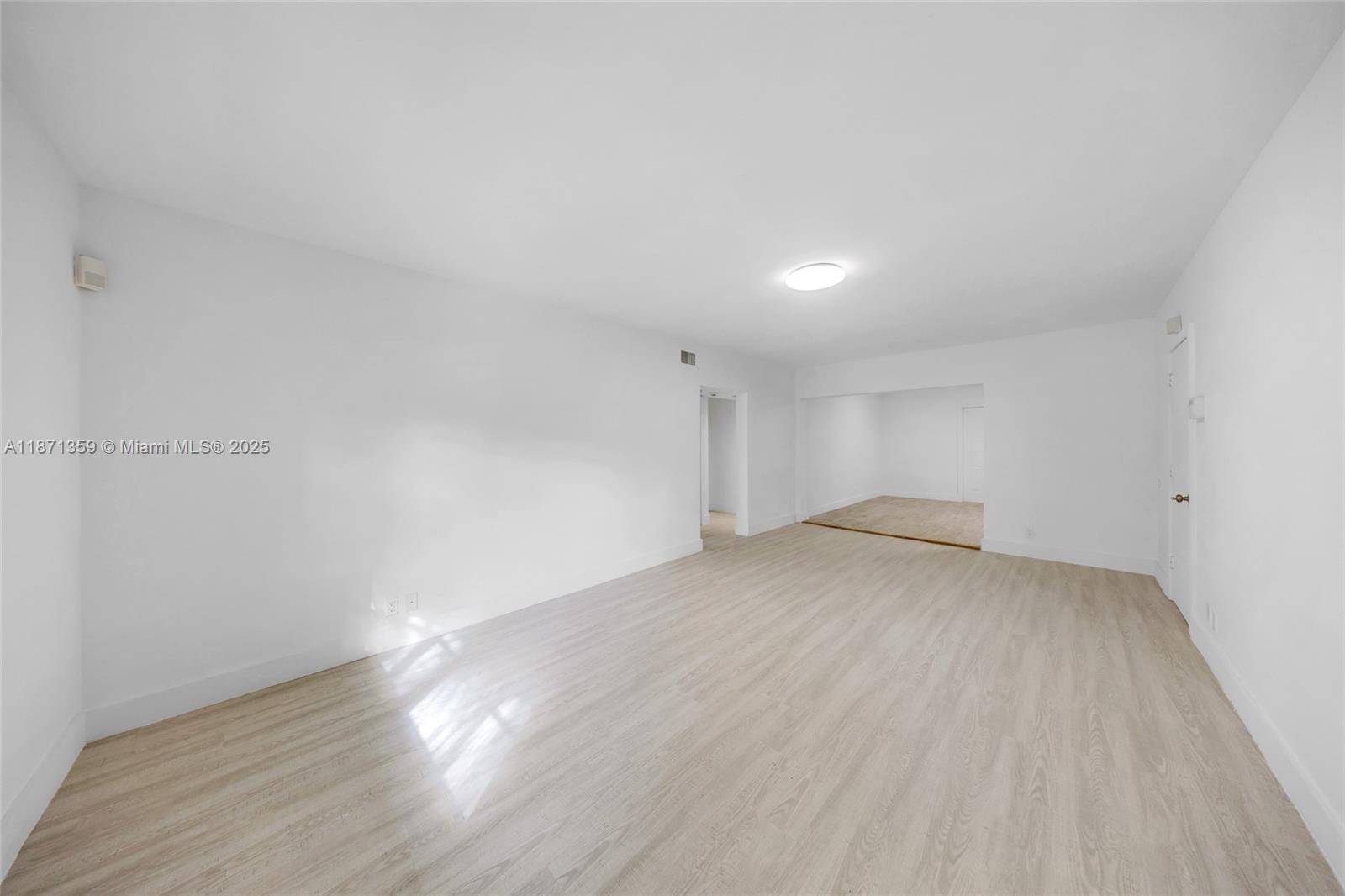 1125 9th StMiami Beach - Apartments-Annual,Apartment condo unit 1 - picture