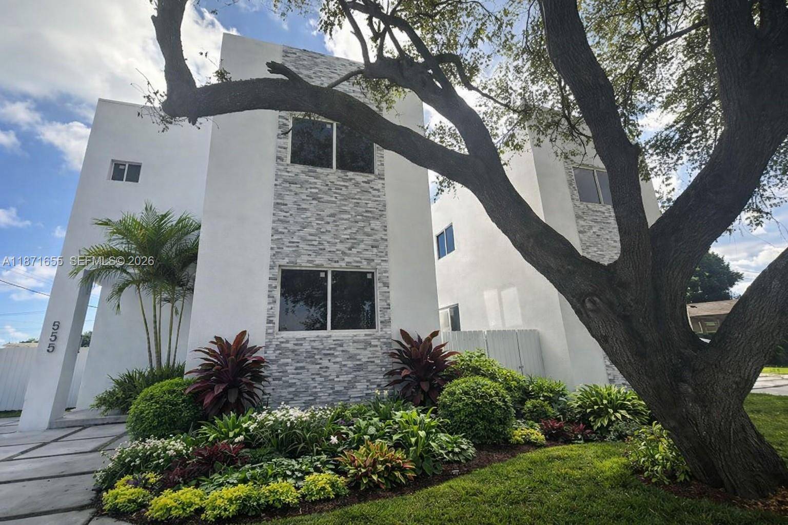 538 NW 17th AveFort Lauderdale - picture