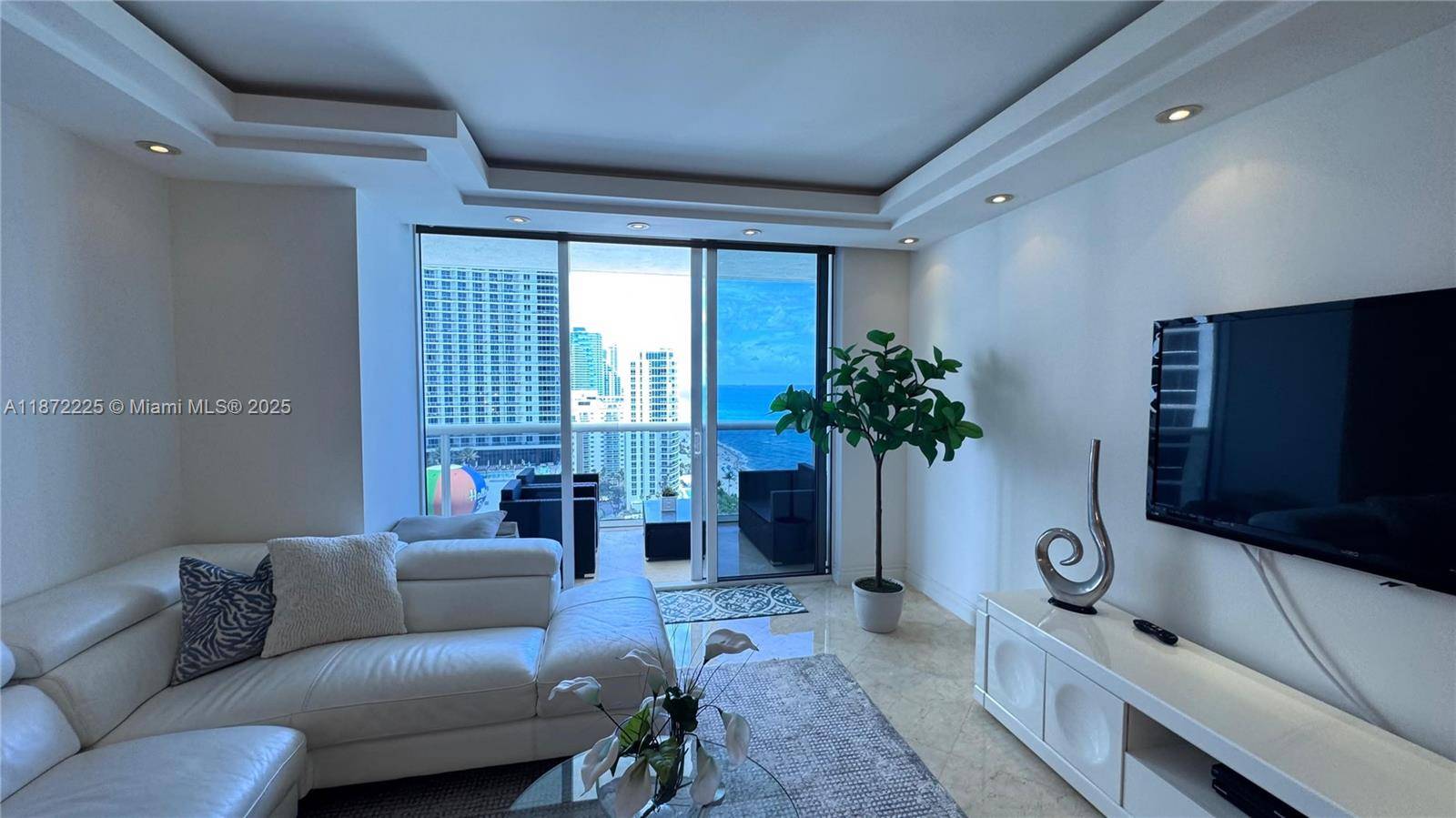 1830 S Ocean Dr (Avail APRIL 12 ,2026Hallandale Beach - Beach Club Two condo unit 2211 - picture