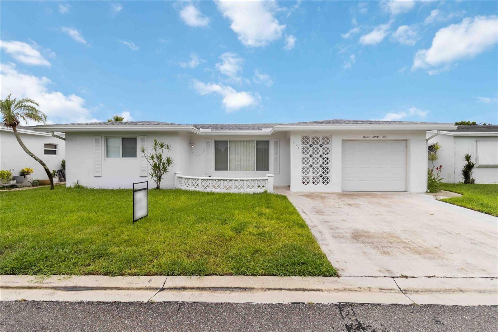 735 NW 73rdMargate - picture