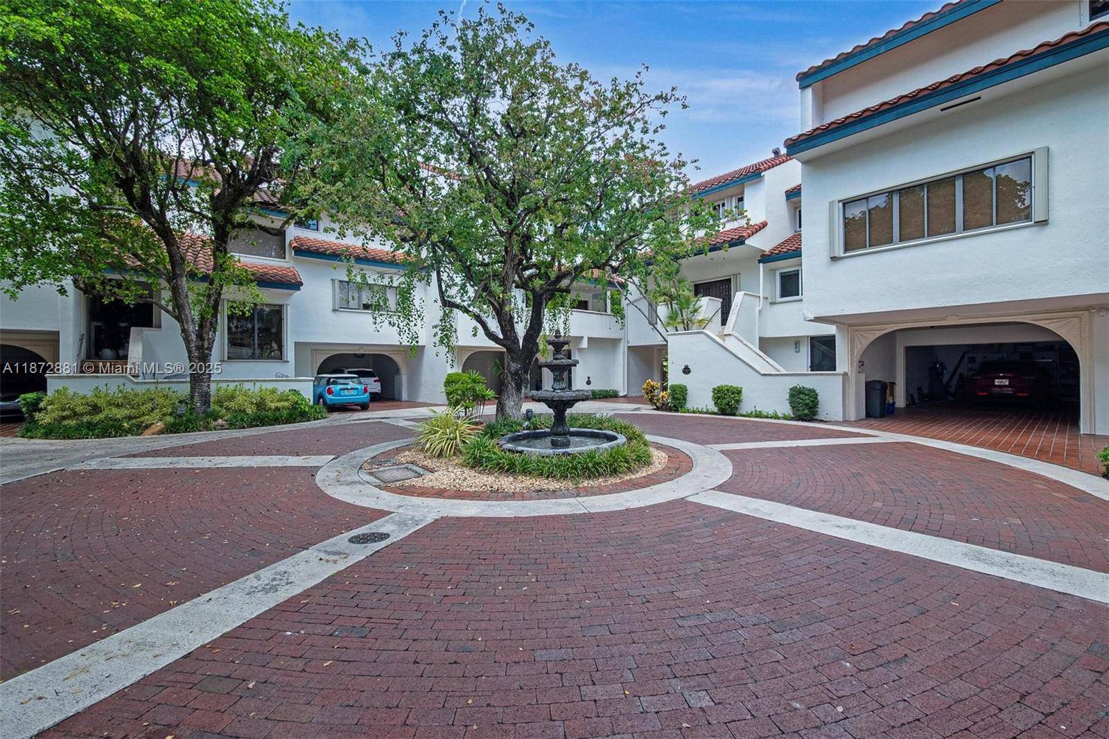 2000 S Bayshore DrMiami - Townhouse Fee Simple,Villa condo unit 72 - picture