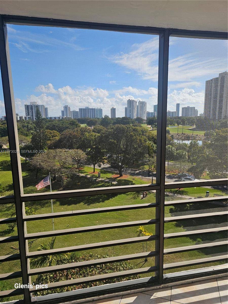 20400 W Country Club DrAventura - BISCAYA IV CONDO condo unit 711 - picture