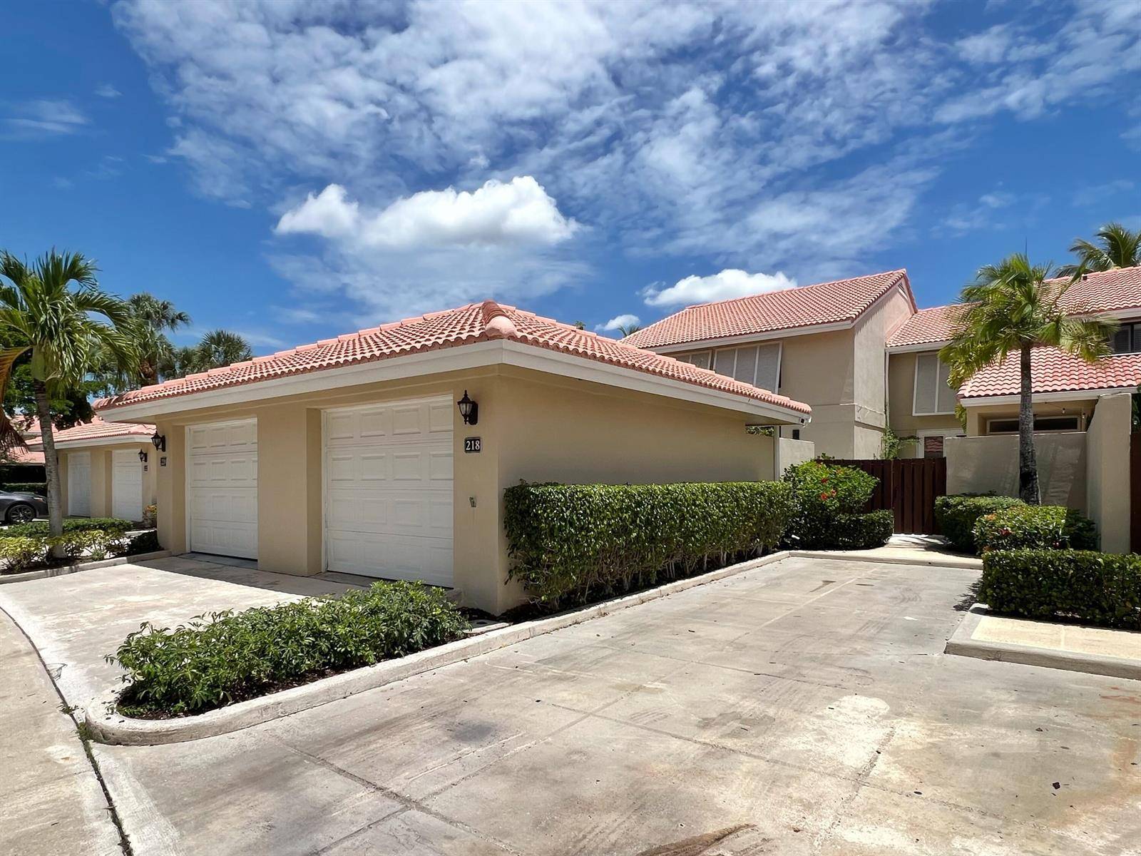 218 Old MeadowPalm Beach Gardens - picture
