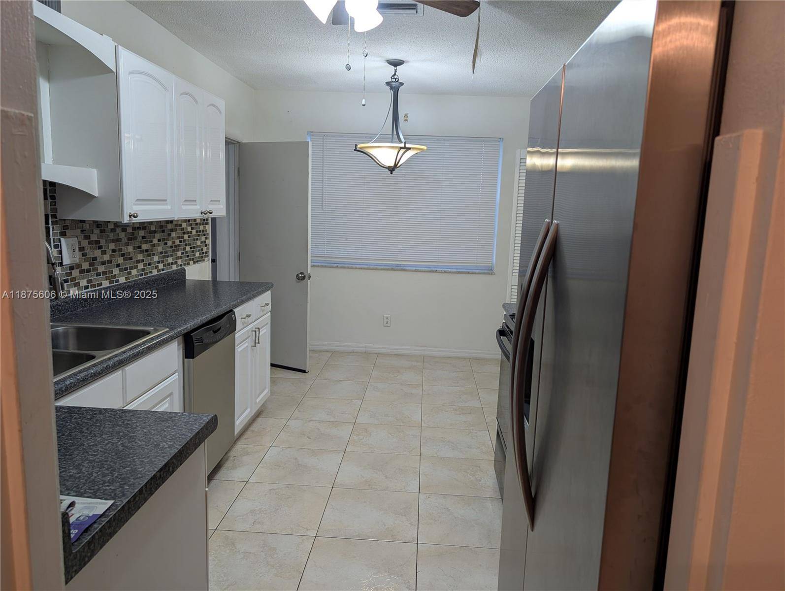 4550 NW 43rd StLauderdale Lakes - picture