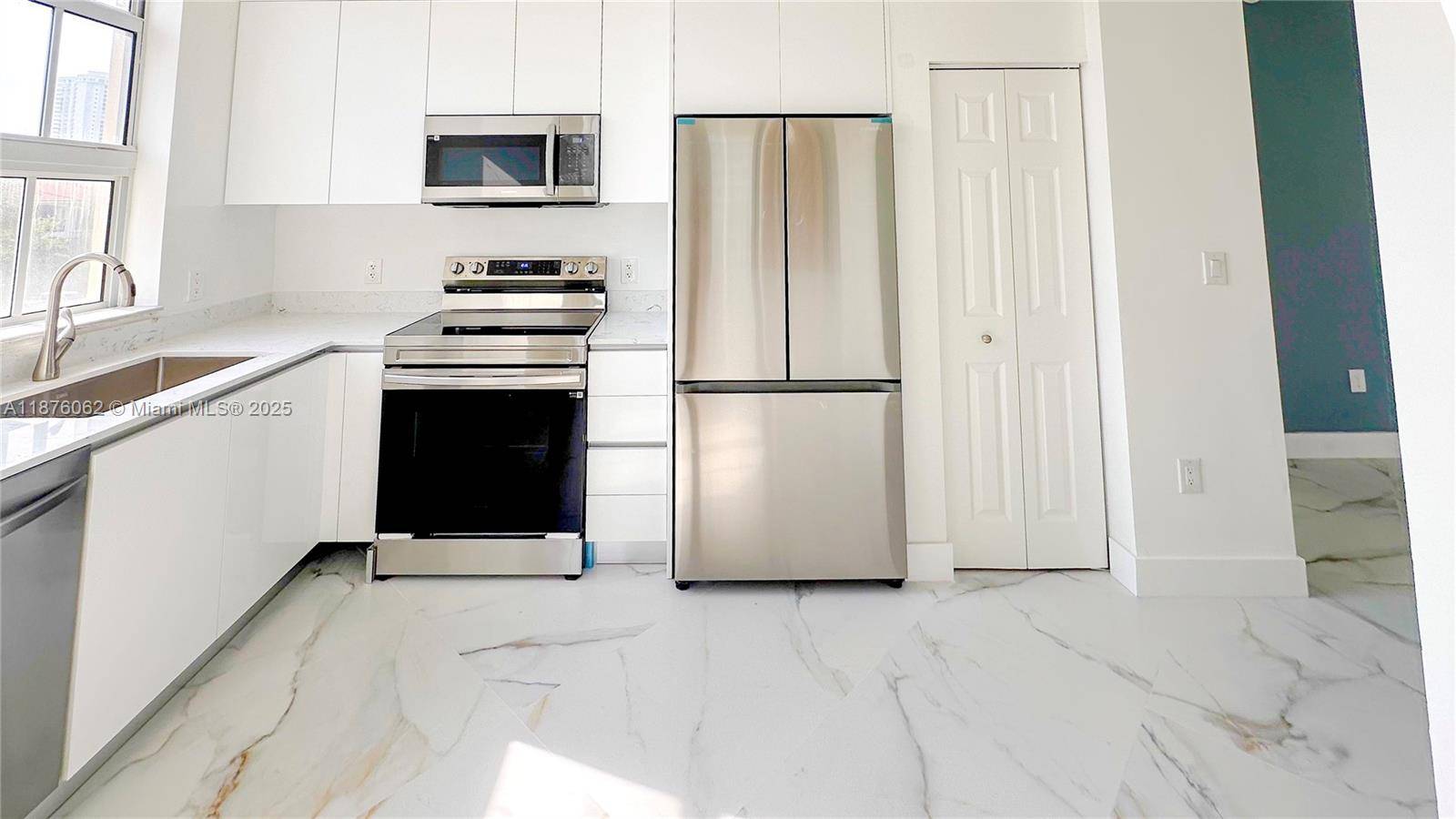 3001 NE 185th StAventura - Condo 5+ Stories,Condo condo unit 317 - picture