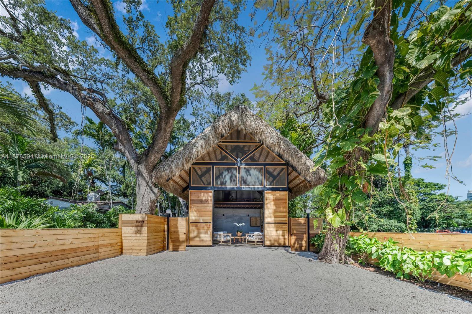1000 NW 9th CtMiami - picture
