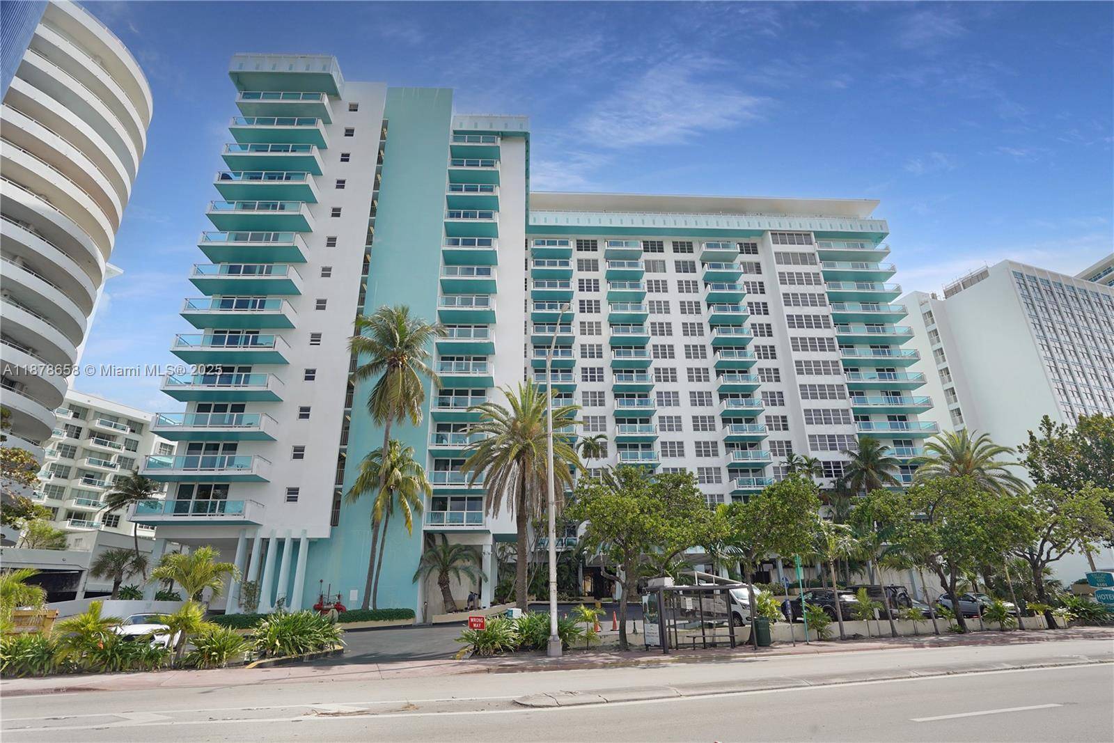 5101 Collins AveMiami Beach - Apartments-Annual,Apartment condo unit 14A - picture