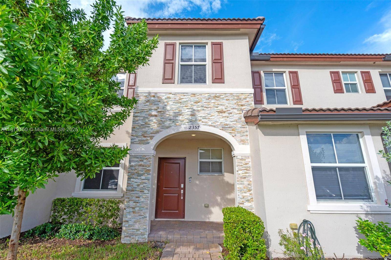 2357 NW 122nd TerMiami - picture