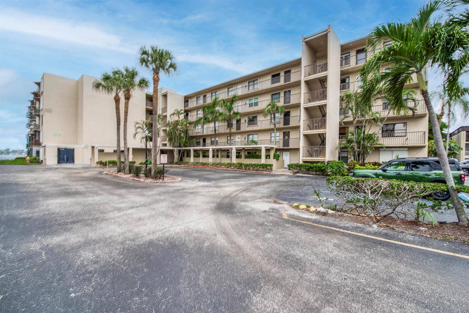 896 N FederalLantana - Hidden Harbour condo unit 128 - picture