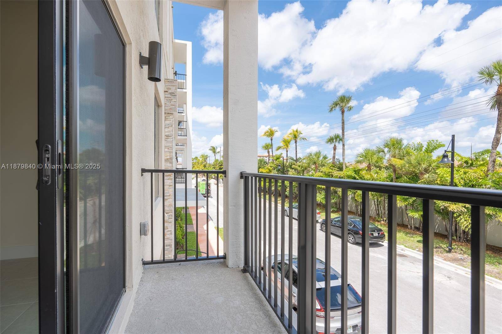8001 NW 41st StDoral - Condo 1-4 Stories,Condo condo unit F-208 - picture