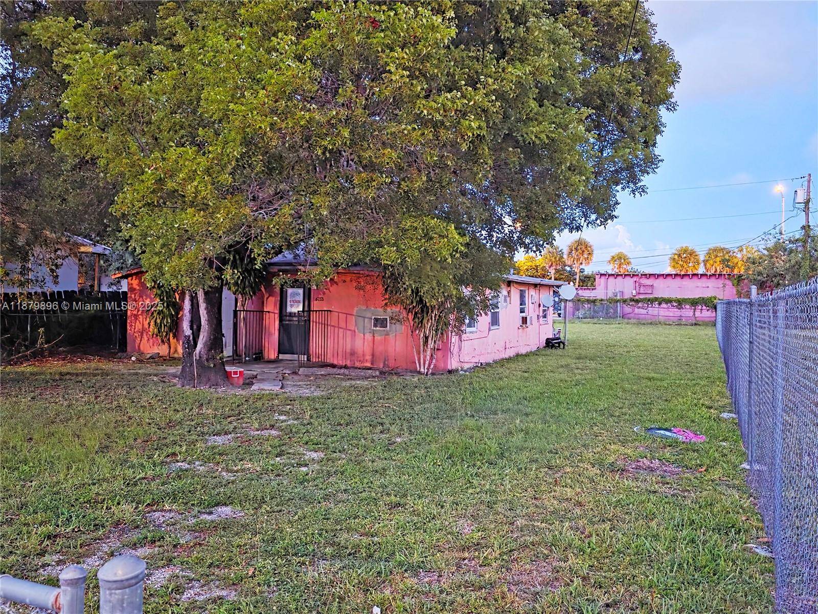 6233 NW 22nd CtMiami - picture