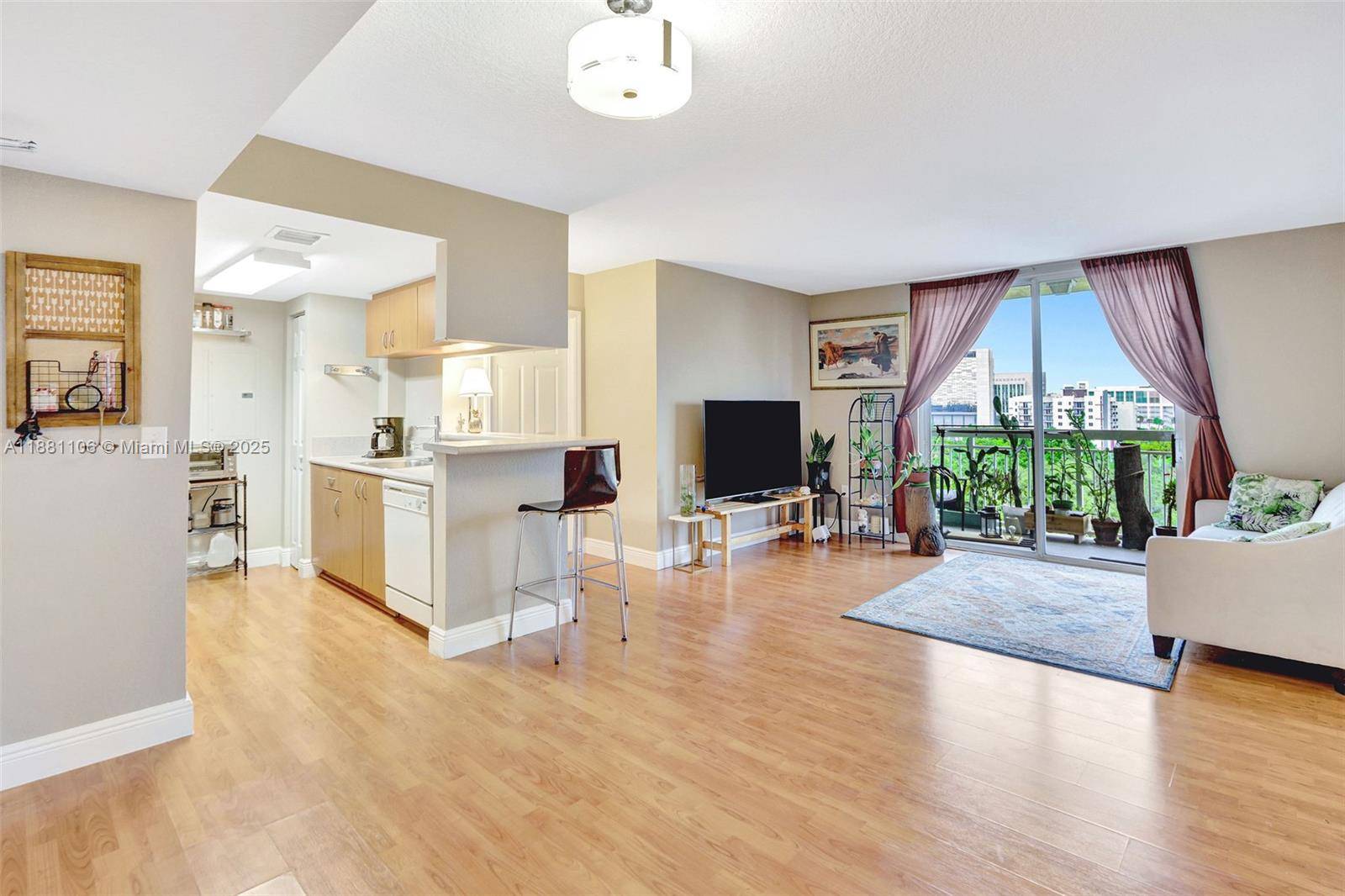 816 NW 11th StMiami - Condo 5+ Stories,Condo condo unit 905 - picture