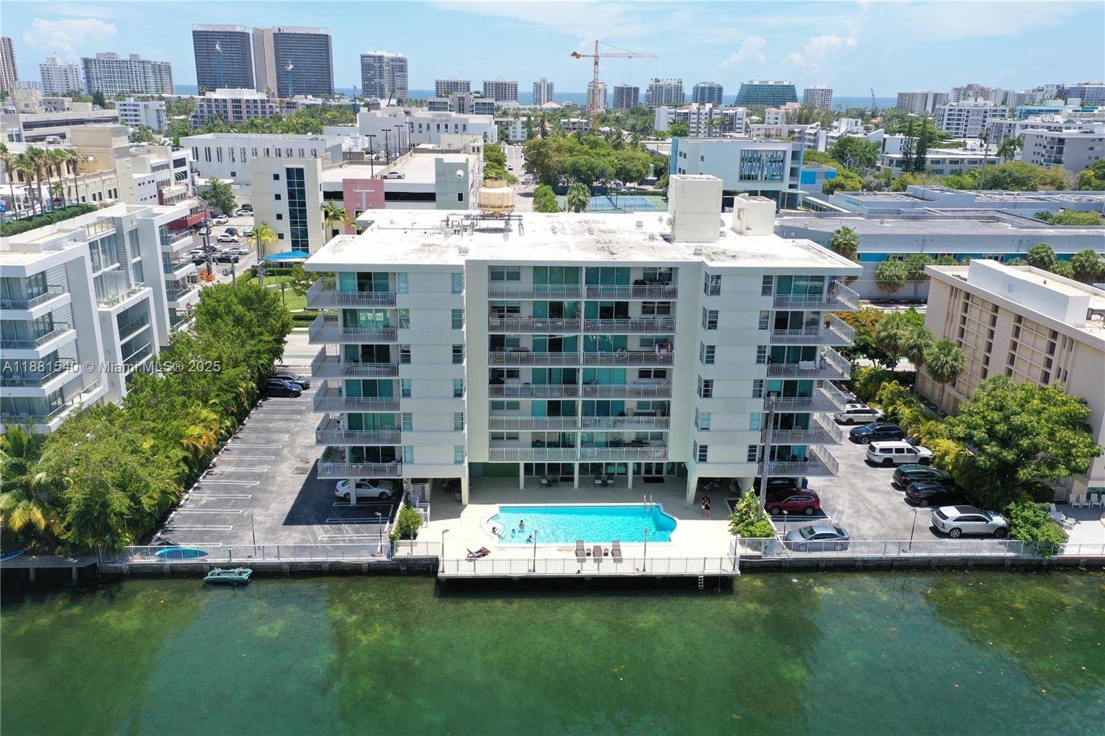 9500 W Bay Harbor DrBay Harbor Islands - Condo 1-4 Stories,Condo condo unit 2G - picture