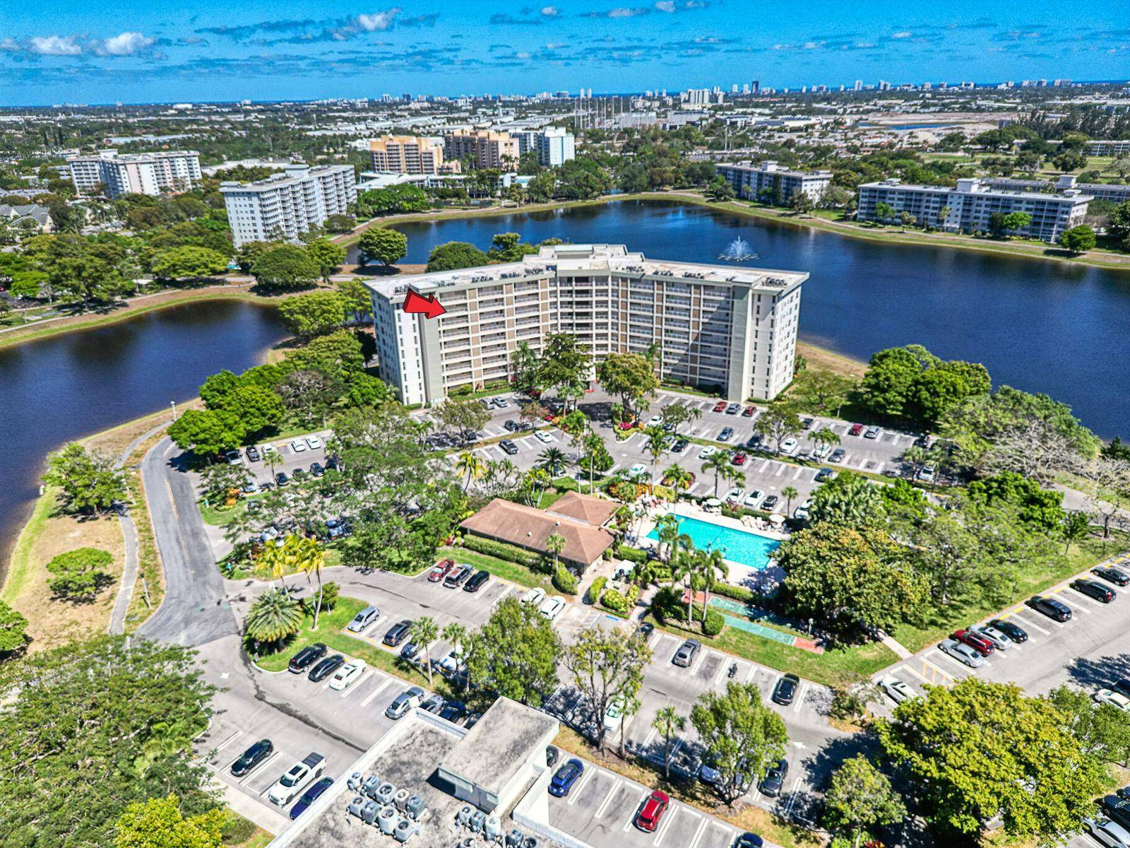 2940 N CoursePompano Beach - PALM AIRE COUNTRY CLUB,PALM-AIRE COUNTRY CL condo unit 811 - picture