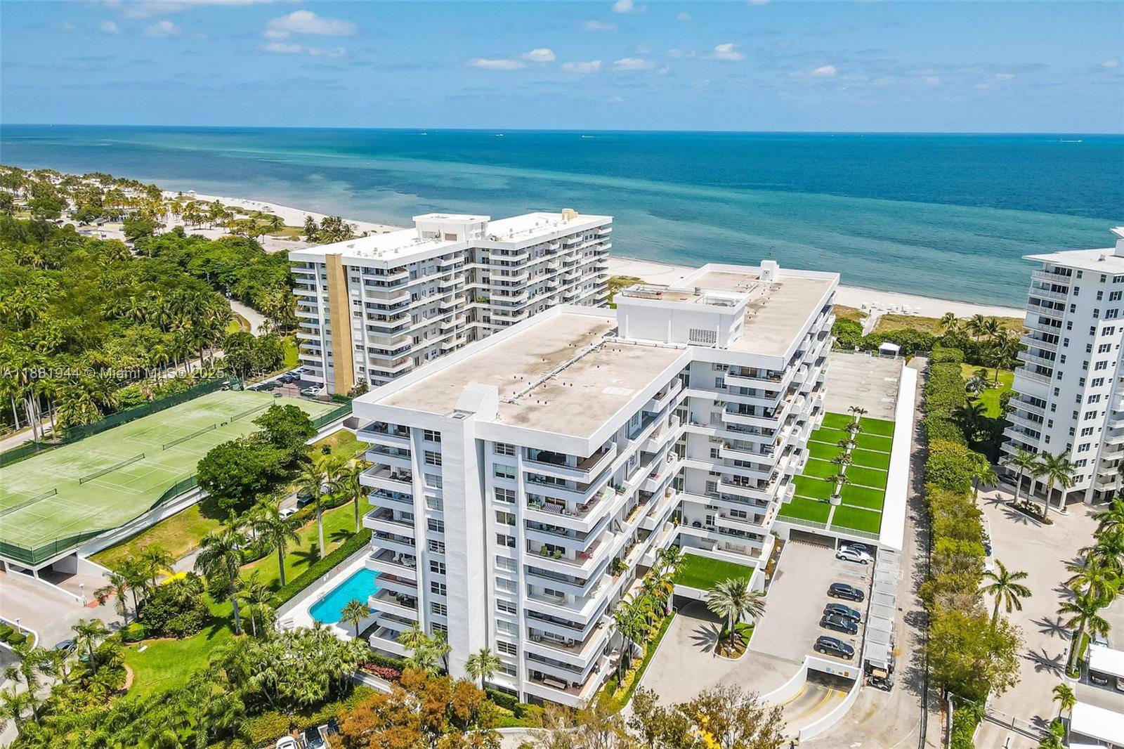 155 Ocean Lane DrKey Biscayne - COMMODORE CLUB WEST CONDO condo unit 300 - picture