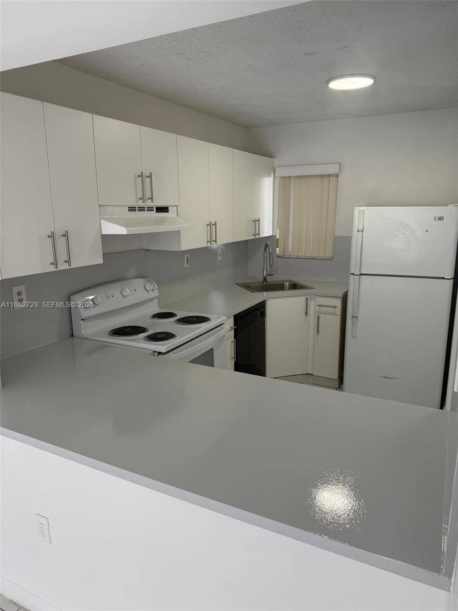 2680 W 76 StreetHialeah - Condo 1-4 Stories,Condo condo unit 204 - picture