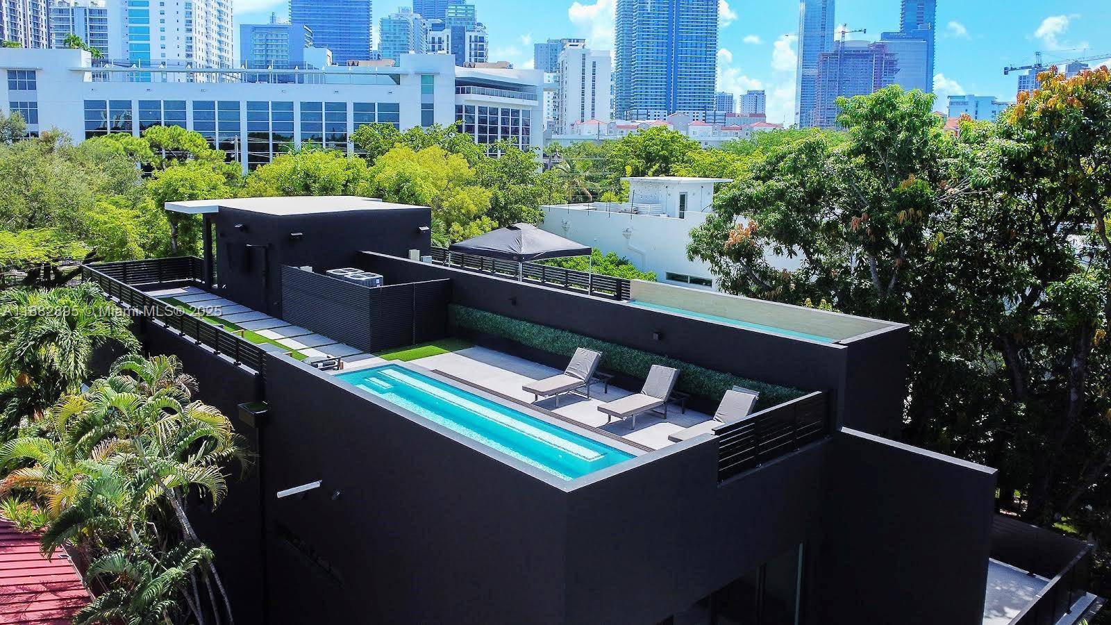 420 SW 15th RdMiami - picture