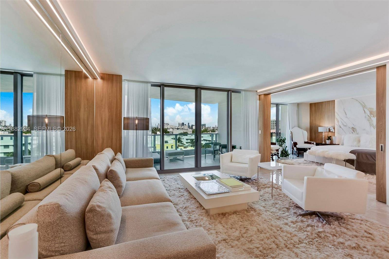 1455 Ocean DrMiami Beach - IL VILLAGGIO SOUTH BEACH condo unit 811 - picture