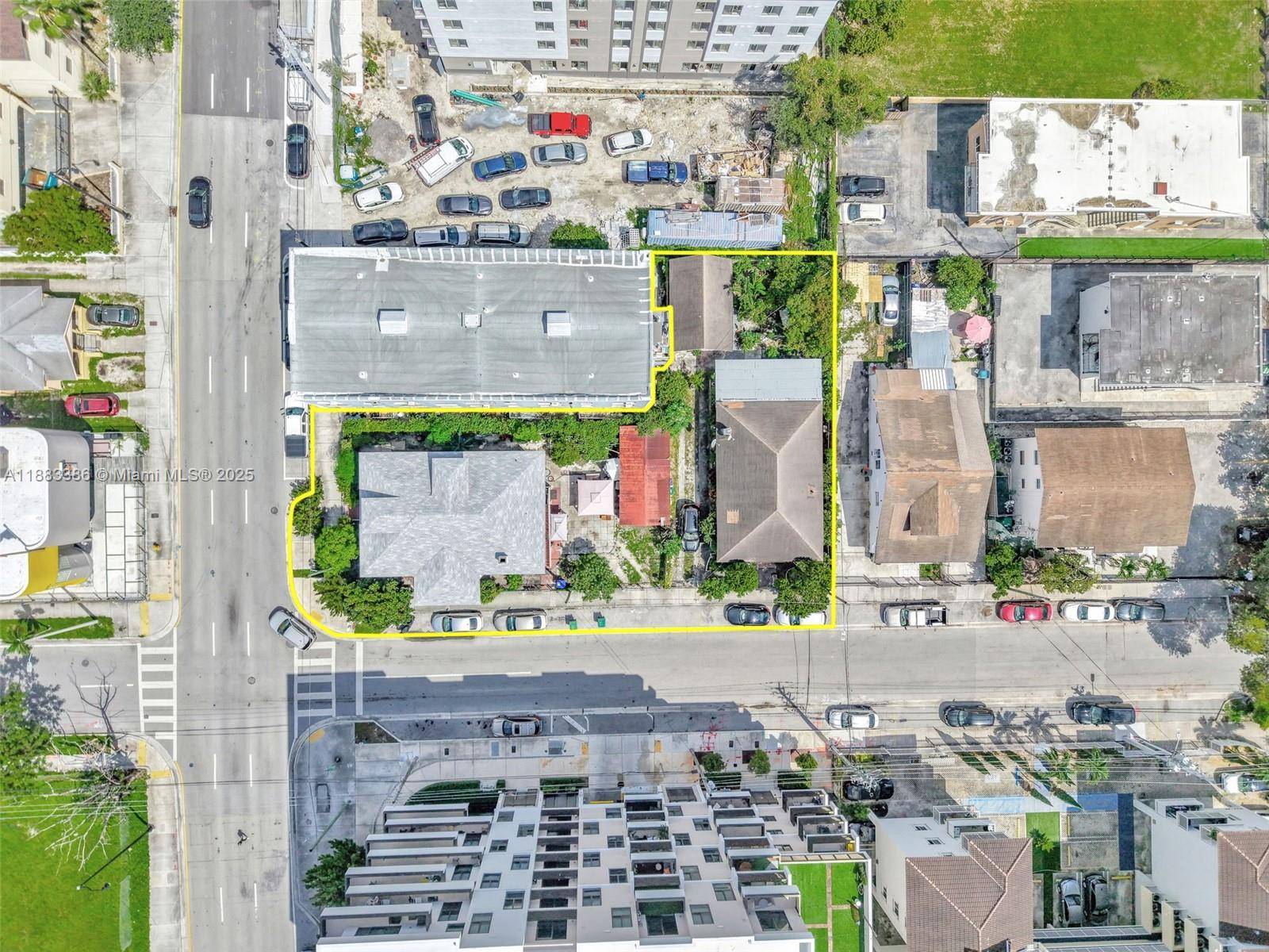 676 & 119 SW 1st StMiami - picture