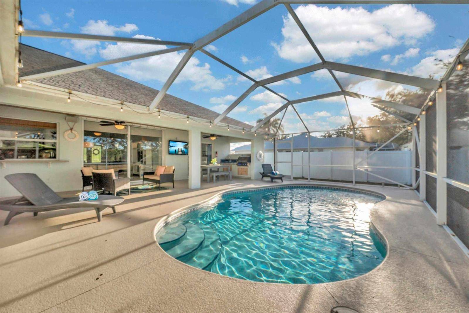 5464 NW MilnerPort St. Lucie - picture