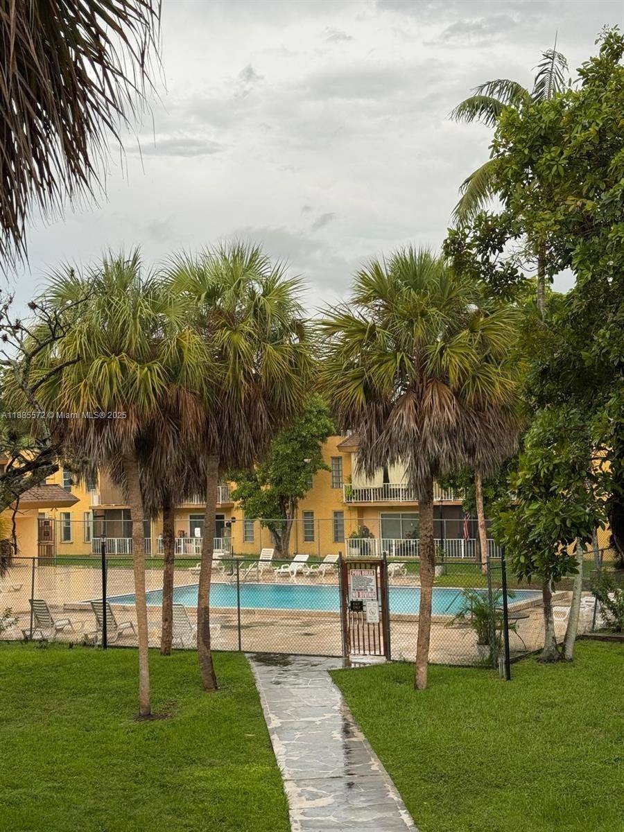 13700 SW 62nd StMiami - Condo 1-4 Stories,Condo condo unit 250 - picture