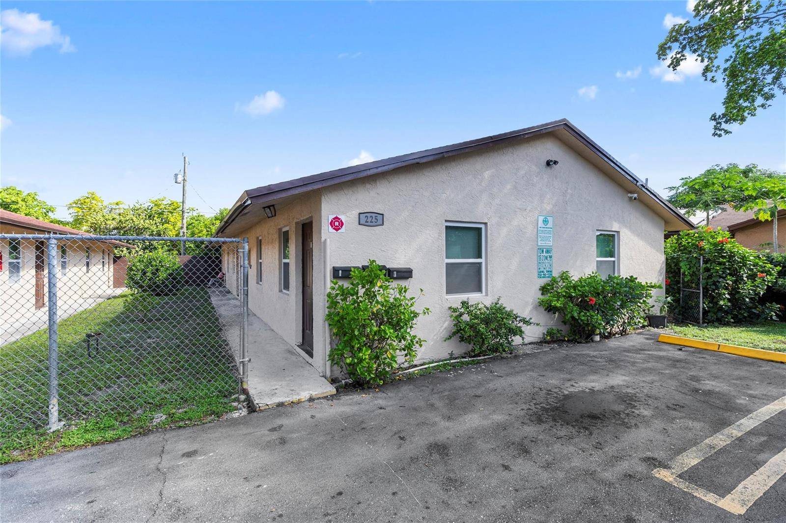 225 NW 12thPompano Beach - picture