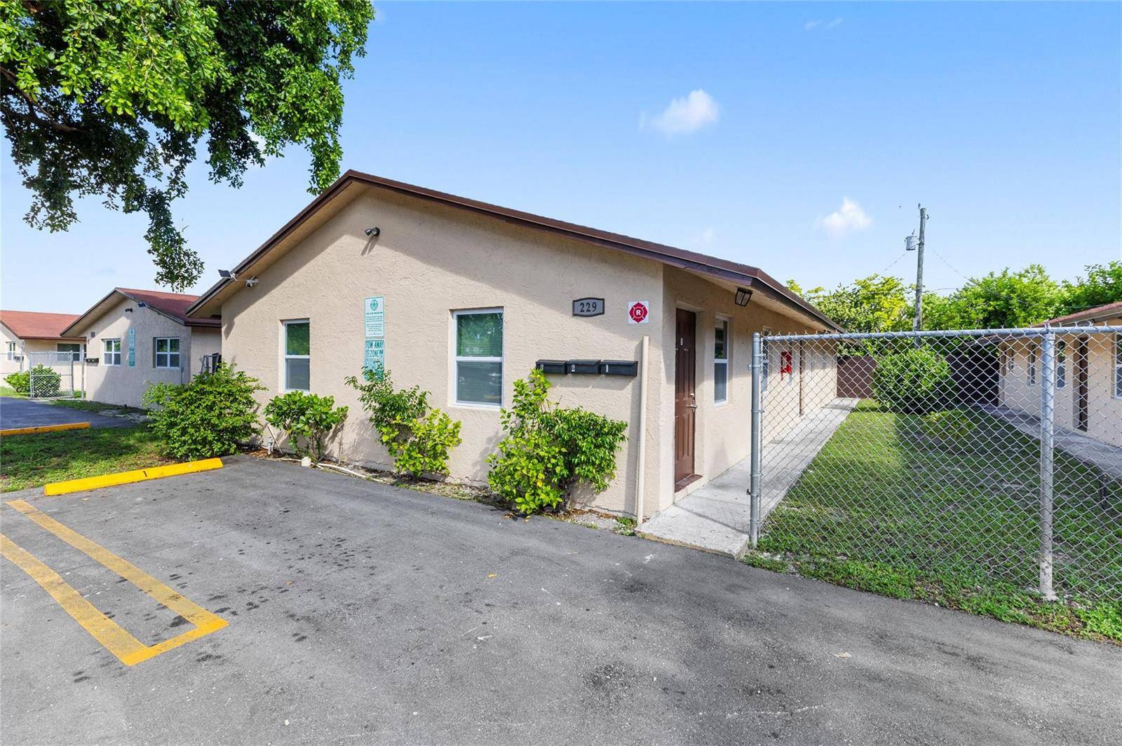 229 NW 12thPompano Beach - picture
