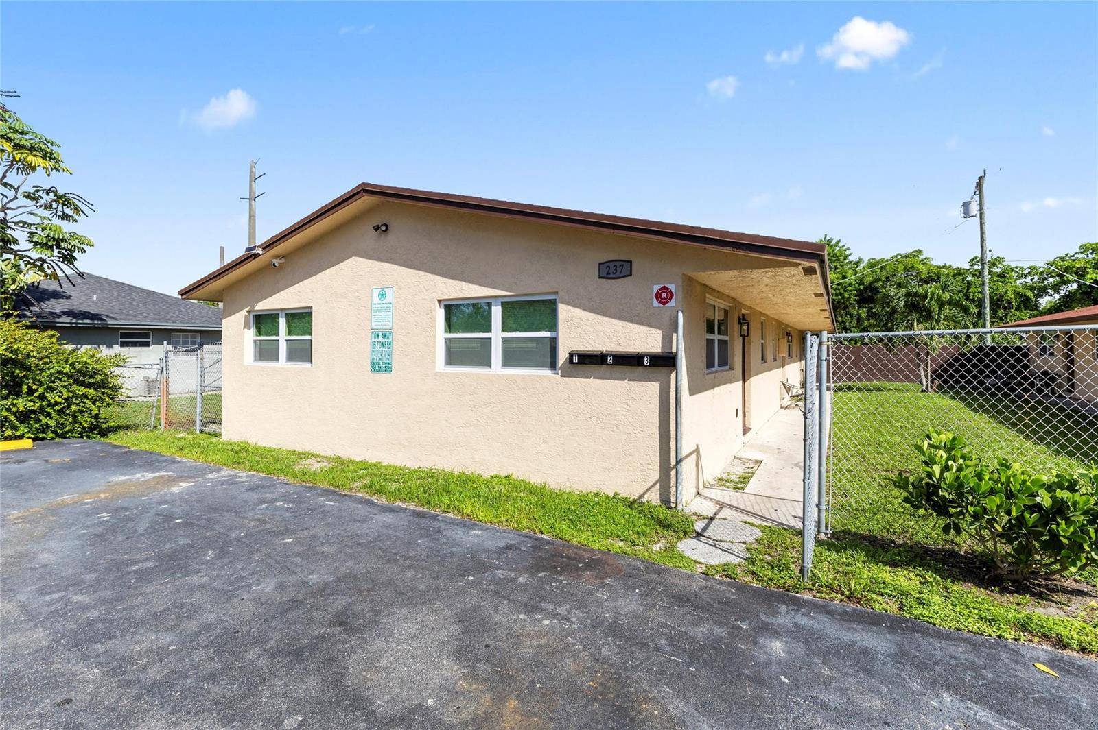 237 NW 12thPompano Beach - picture