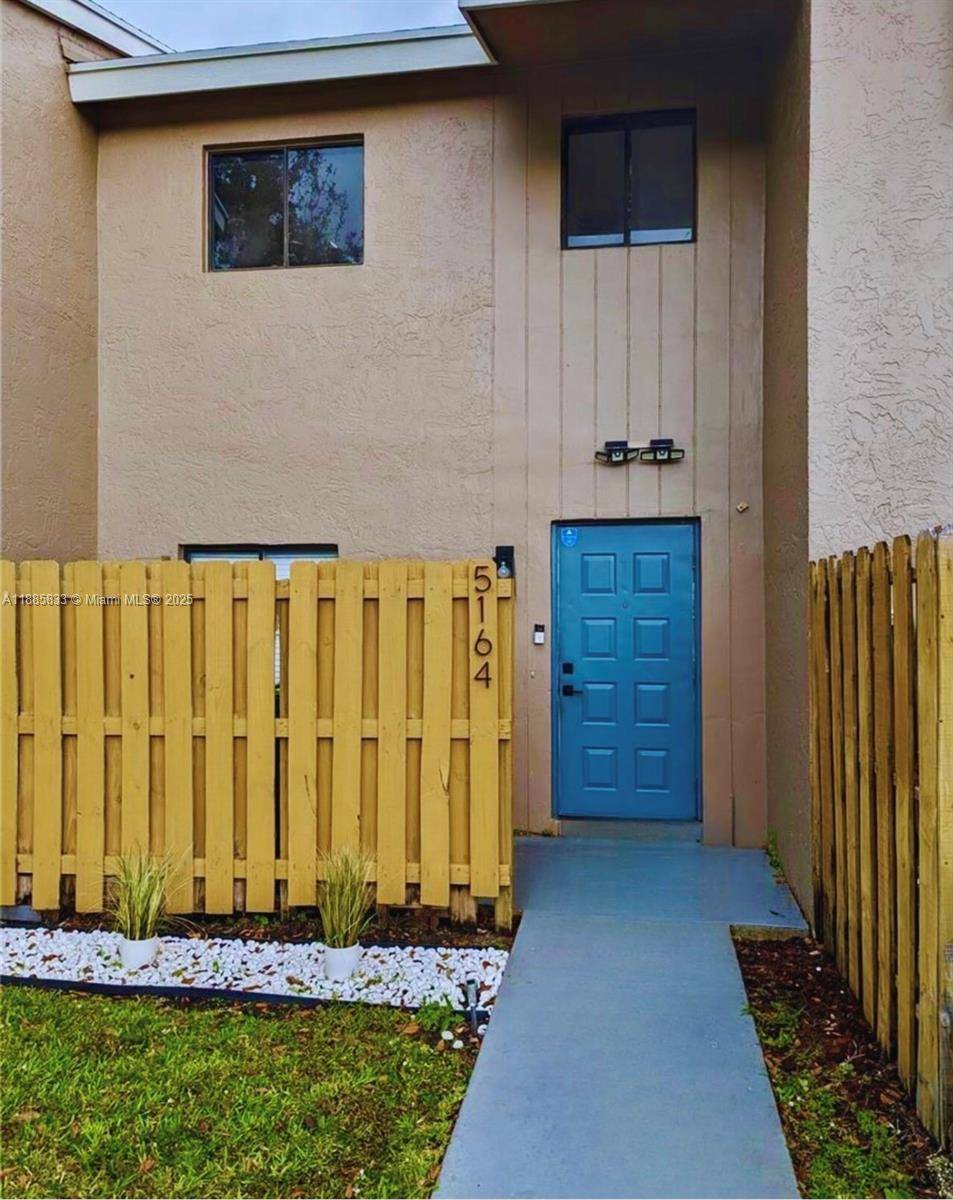 5164 S University DrDavie - picture