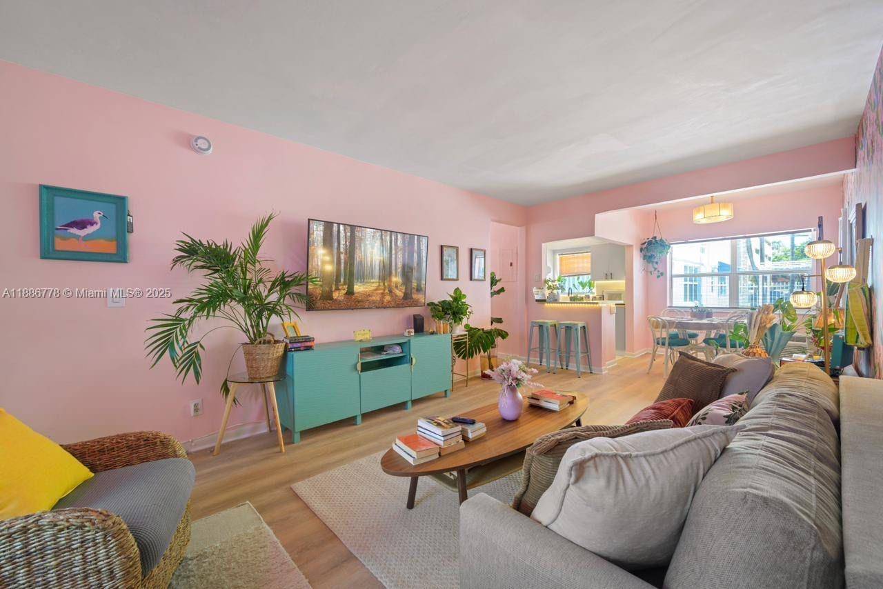 315 Van Buren StHollywood - Condo 1-4 Stories,Condo condo unit 104B - picture