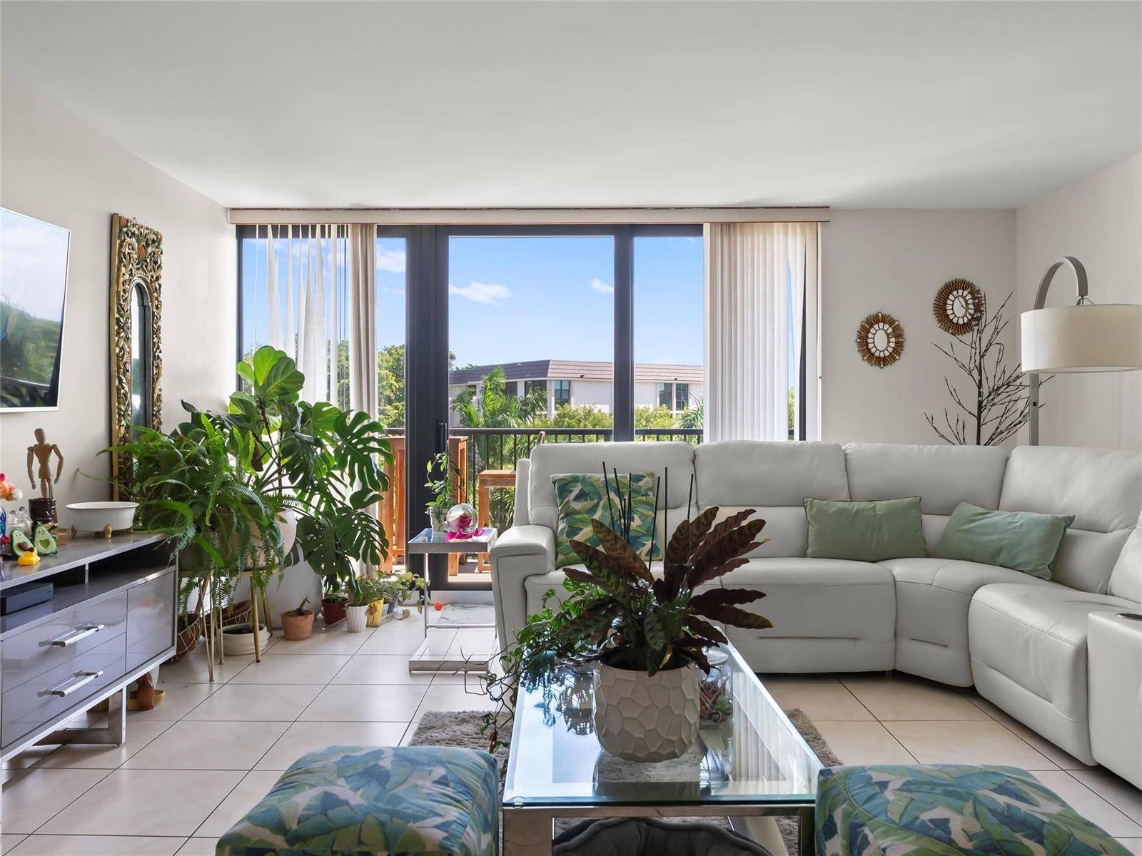 1301 River ReachFort Lauderdale - River Reach Condominiums,River Reach condo unit 515 - picture