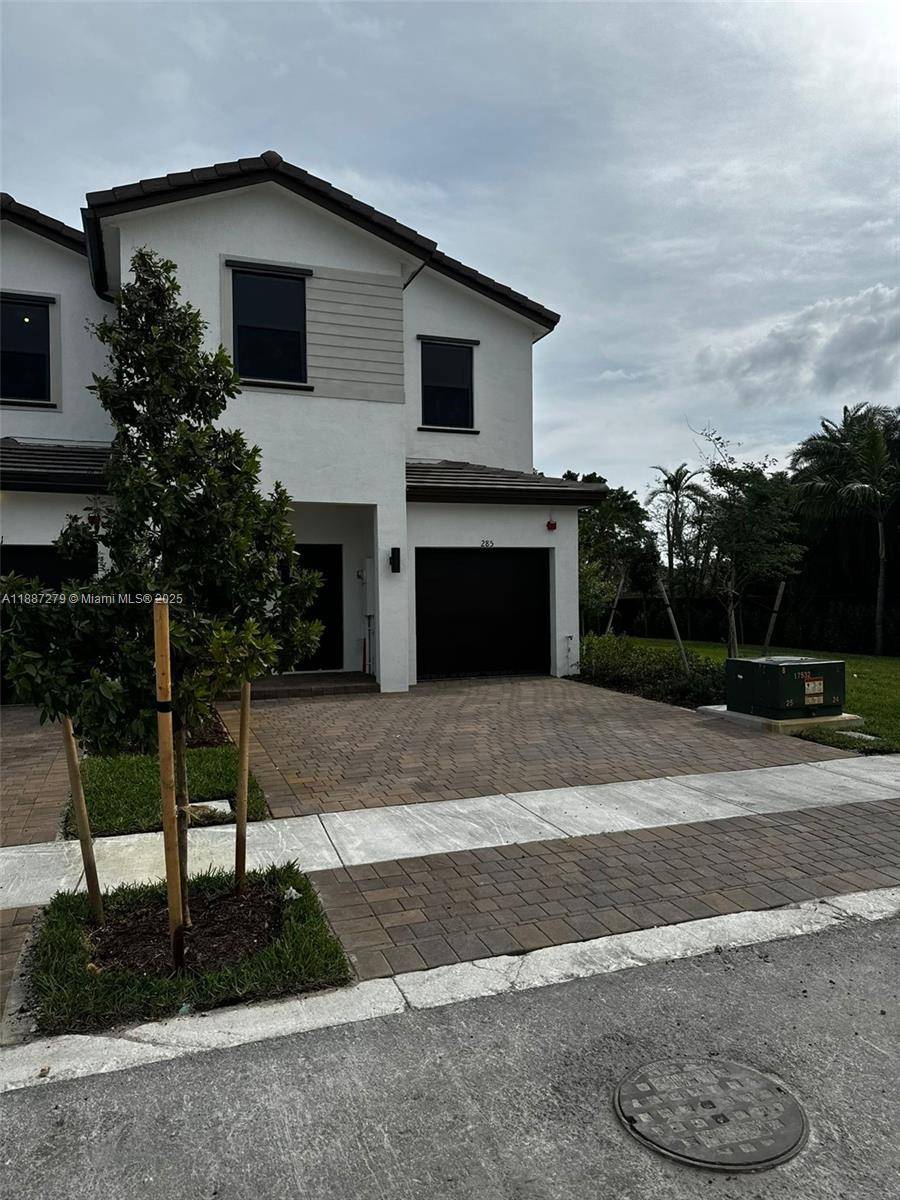 285 SW 159th LnPembroke Pines - picture