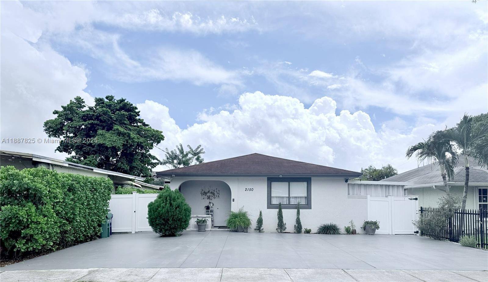 2150 NW 43rd StMiami - picture