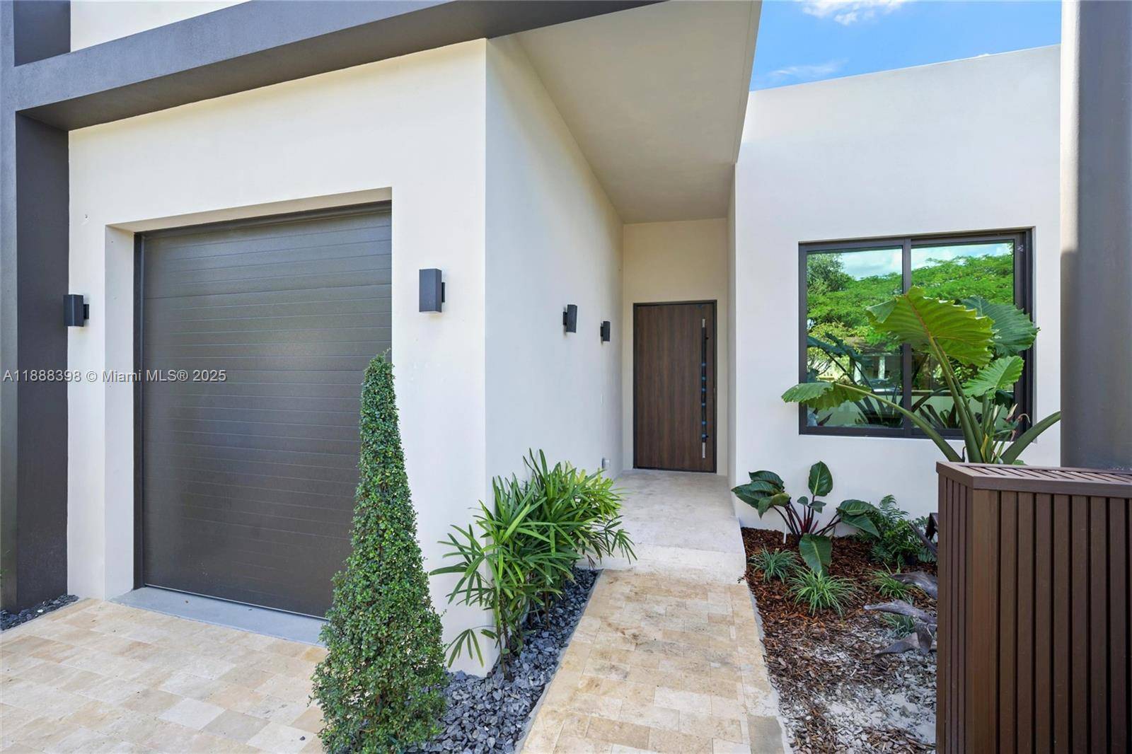 270 NE 46th StMiami - picture