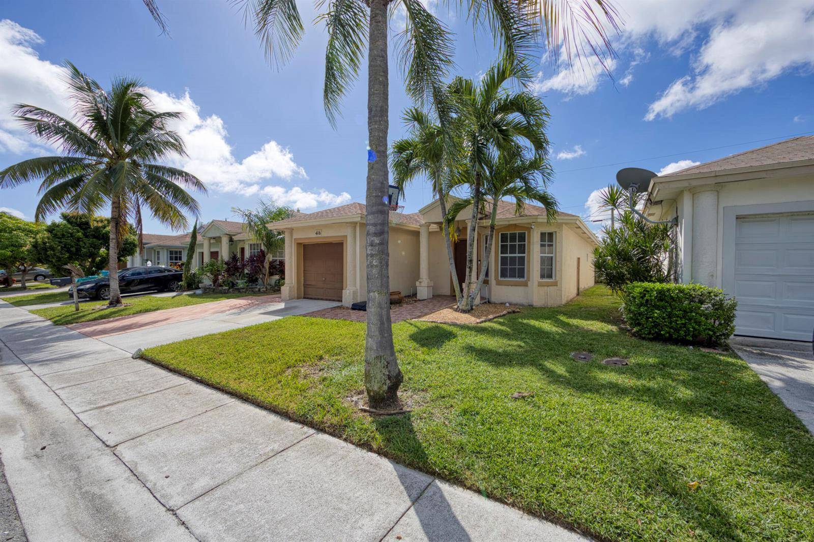 416 CircleBoynton Beach - picture