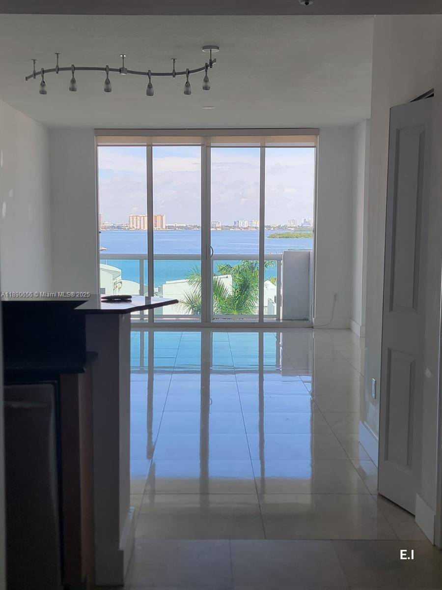 7900 Harbor Island DrNorth Bay Village - Apartments-Annual,Condo condo unit 602 - picture