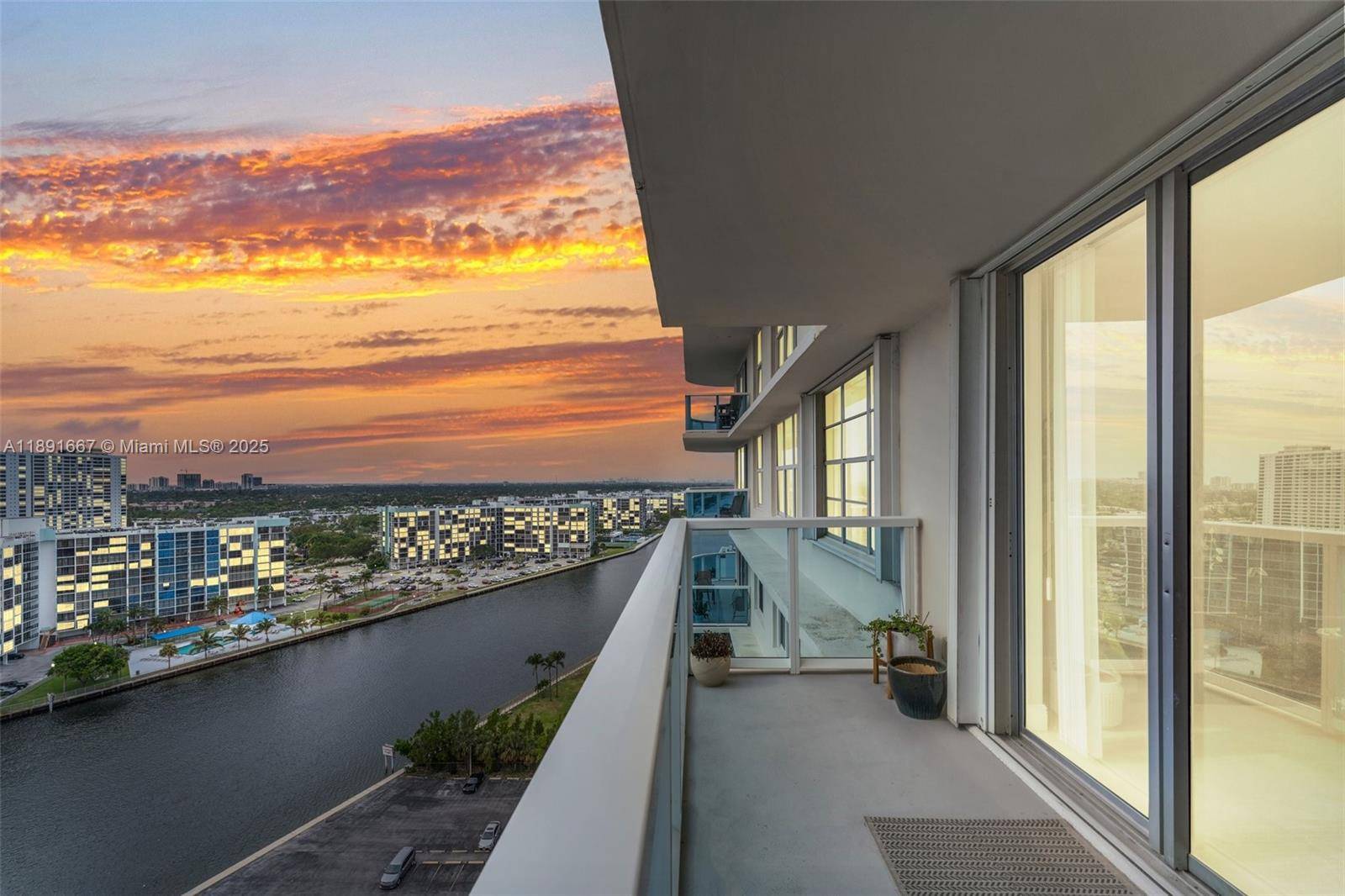 3800 S Ocean DrHollywood - HALLMARK OF HOLLYWOOD CON condo unit 1722 - picture