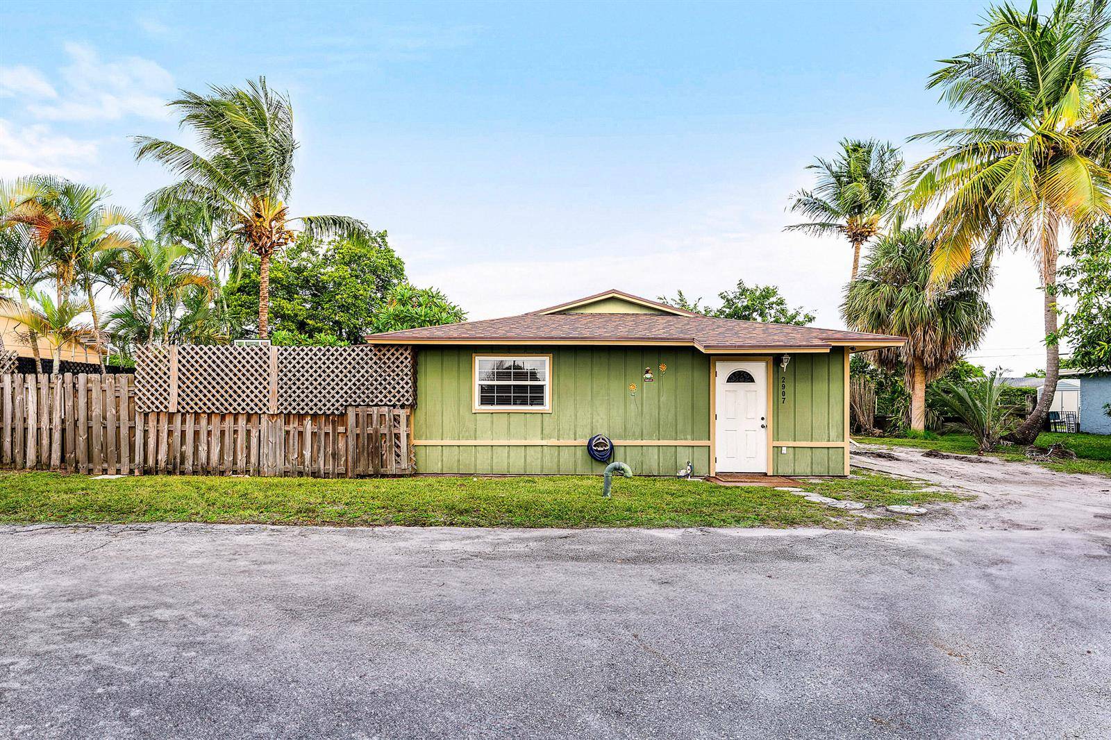 2907 ApalacheePalm Springs - picture