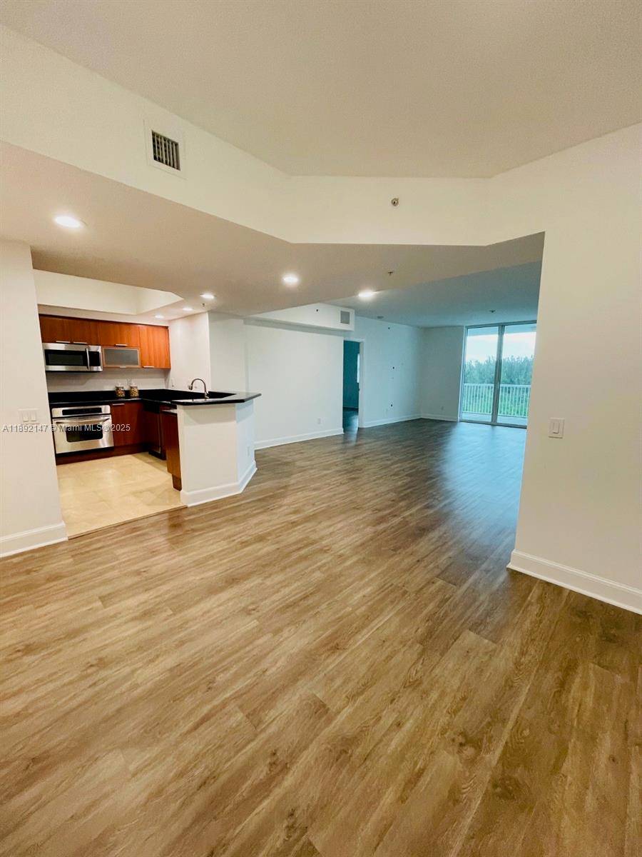 14951 Royal Oaks LnNorth Miami - Condo/Co-Op/Annual,Condo condo unit 604 - picture