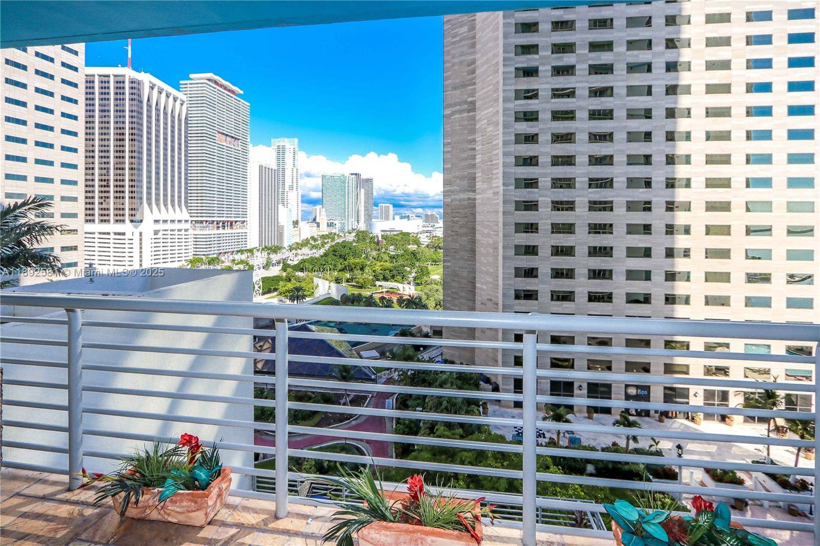 335 S Biscayne BlvdMiami - Condo/Co-Op/Annual,Condo condo unit 1500 - picture
