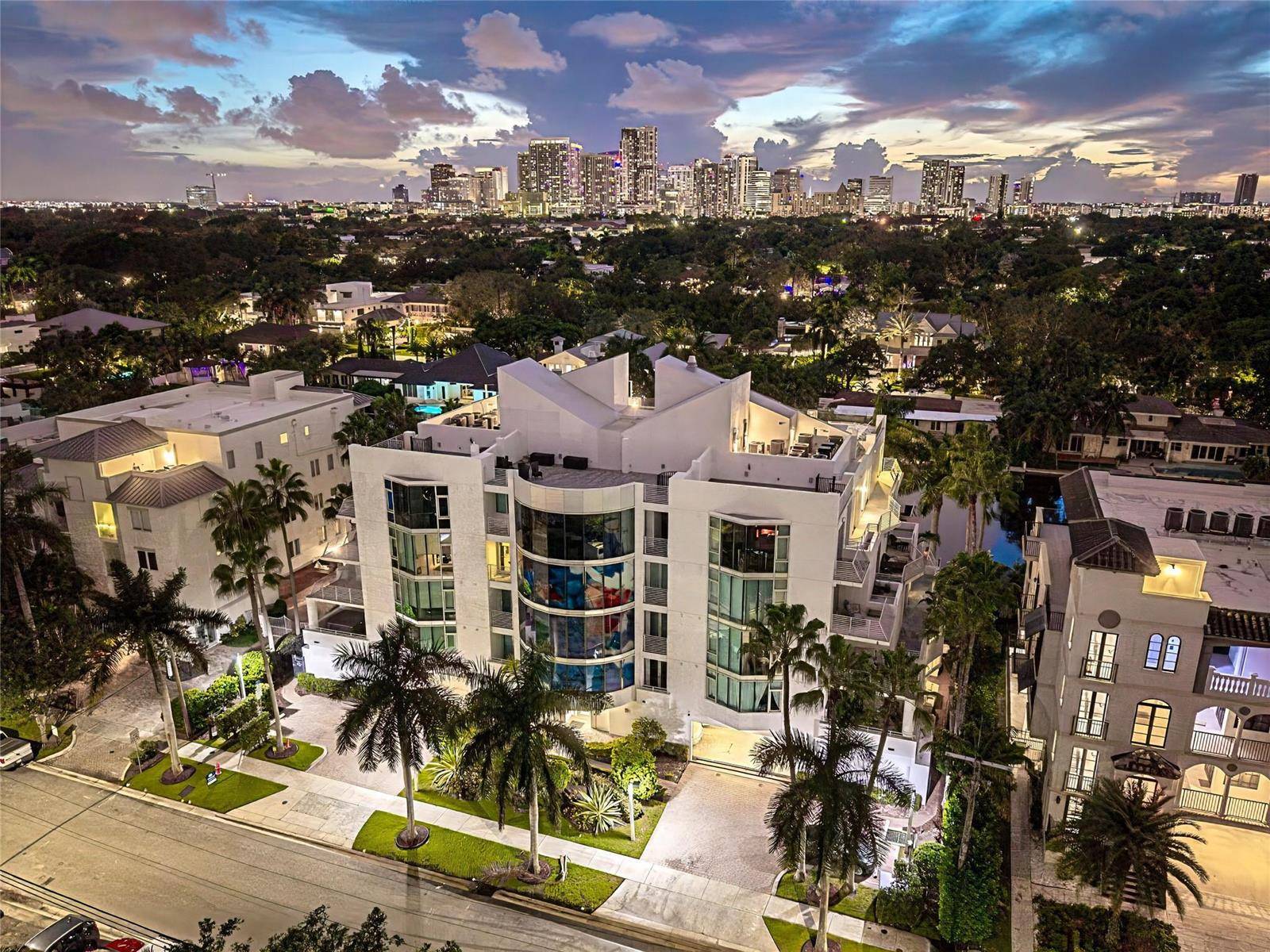 301 HendricksFort Lauderdale - Place Des Arts condo unit 10 - picture