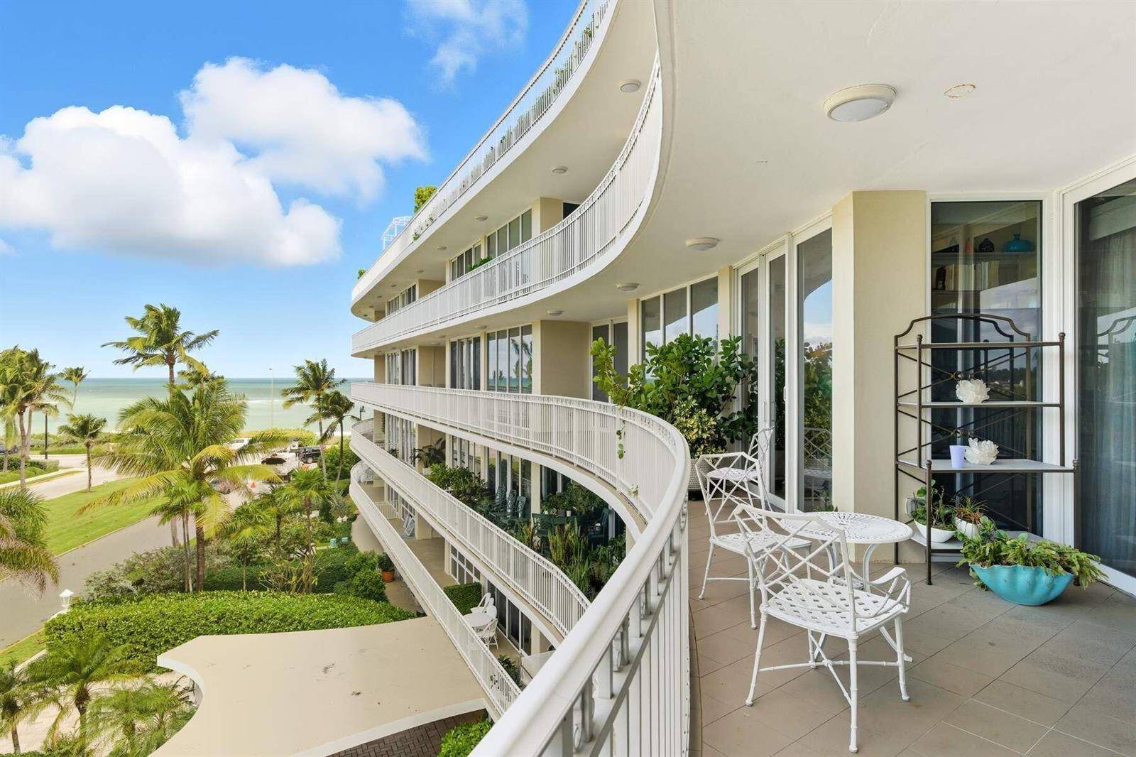 100 Royal PalmPalm Beach - ONE ROYAL PALM WAY CONDO condo unit F4 - picture