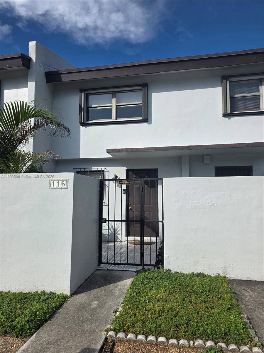 8000 SW 152nd AveMiami - GARDENS AT KENDALE LAKES condo unit 115 - picture
