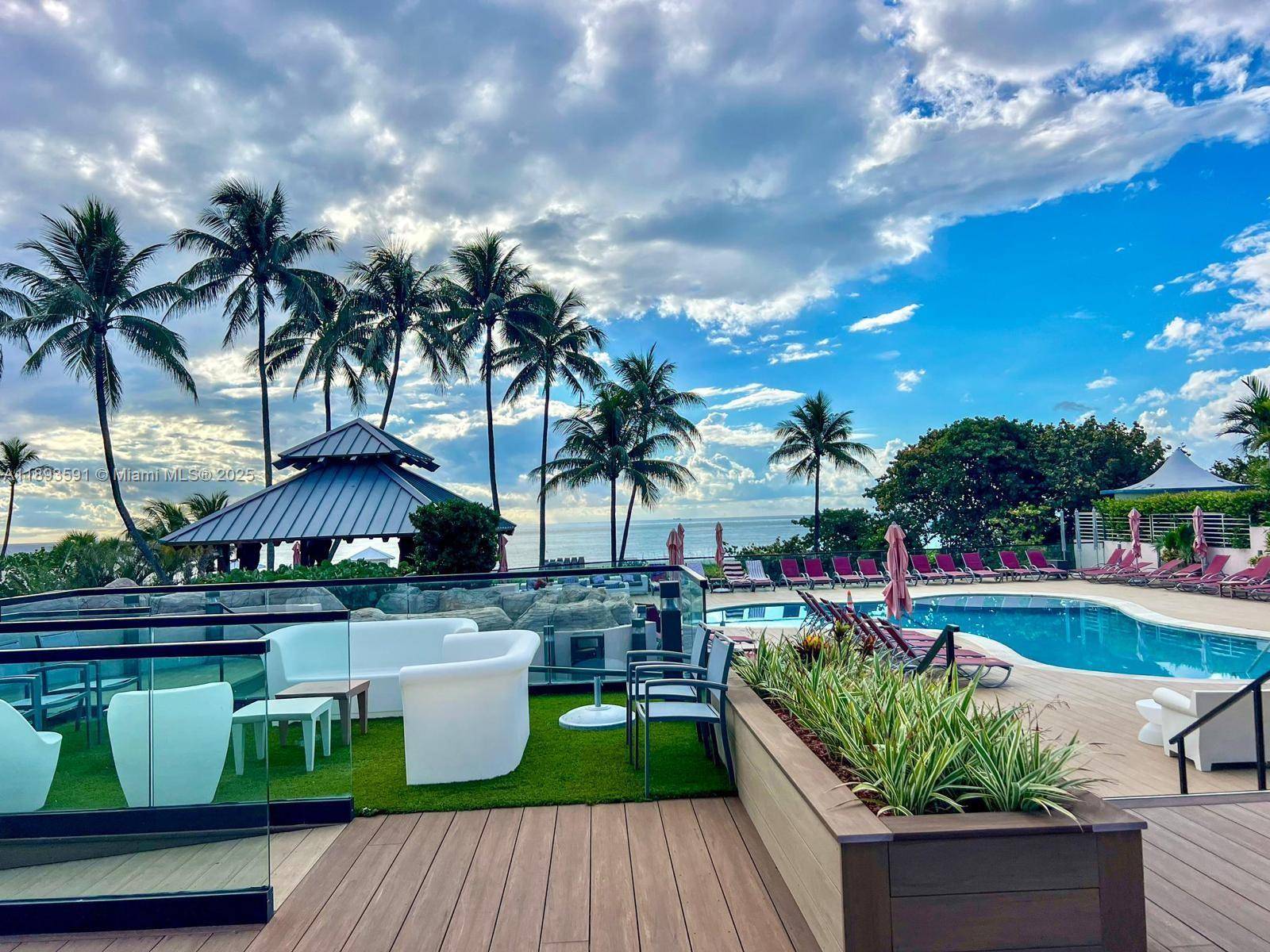 5225 Collins AveMiami Beach - Condo/Co-Op/Seasonal,Apartment condo unit 517 - picture