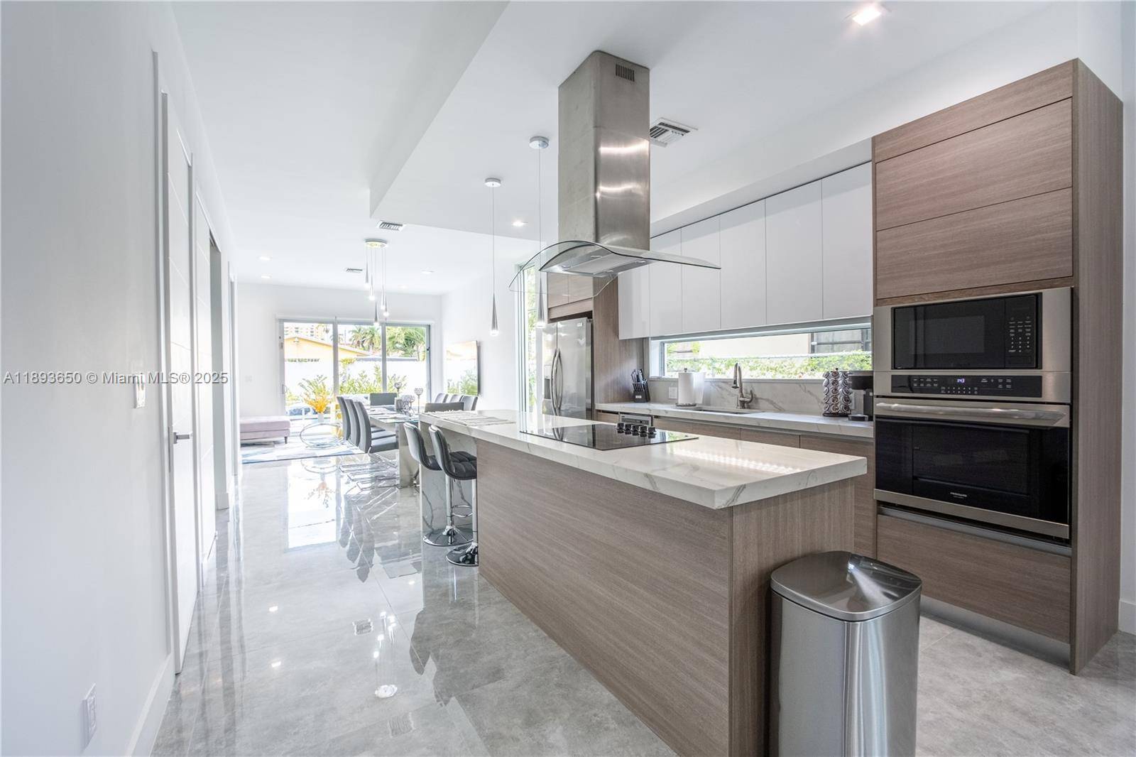 3461 SW 25th StMiami - Townhouse/Villa-Seasonal,Townhouse condo unit B - picture